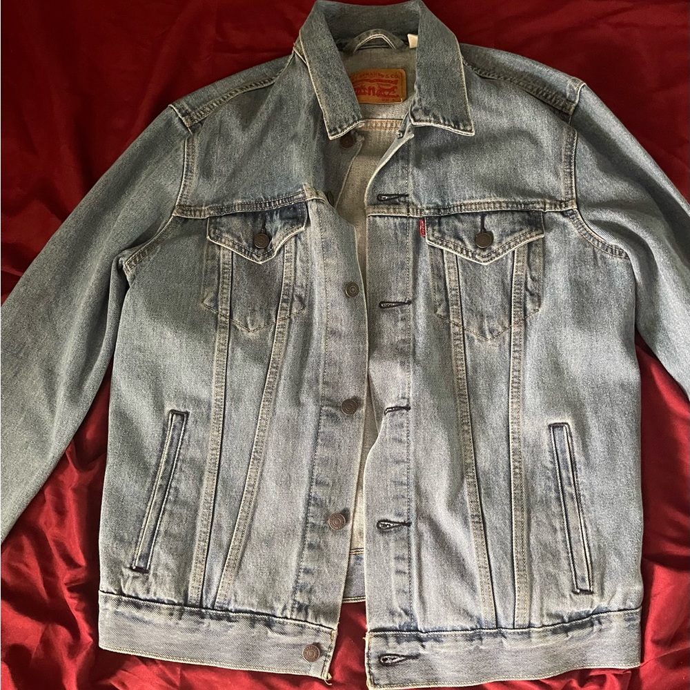 Levi’s trucker jacket
